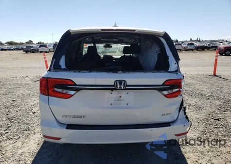 2022 Honda Odyssey Elite z USA, uszkodzony, nr VIN 5FNRL6H98NB055907